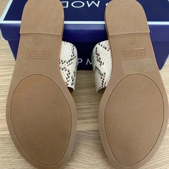 🆕Top Moda White & Snake Contrast- Strap Malik Slide🆕 - Picture 3 of 4
